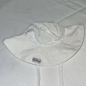 Flap Happy children’s sun hat, white seersucker, chin straps, size S